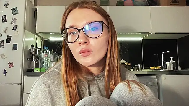  emilia xxx online show from 01/18/25, 06:56