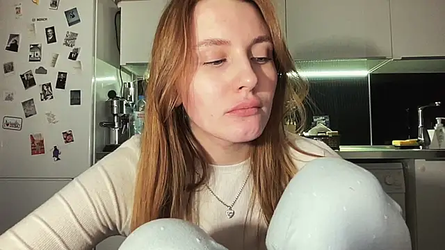  emilia xxx online show from 01/23/25, 10:43