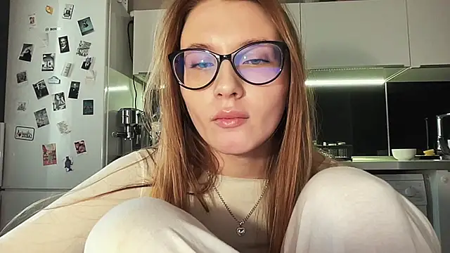  emilia xxx online show from 02/10/25, 06:31