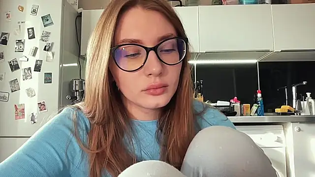  emilia xxx online show from 02/18/25, 04:48
