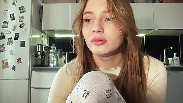  emilia xxx online show from 03/19/25, 03:30