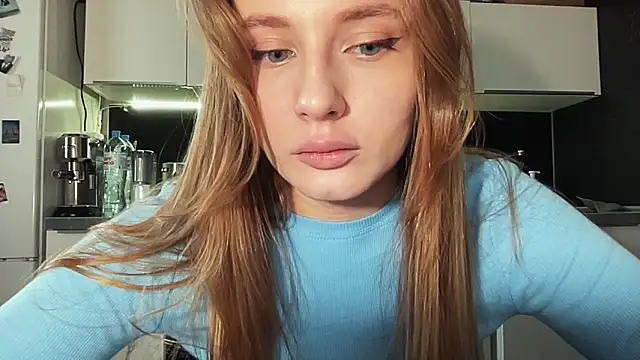  emilia xxx online show from 03/20/25, 03:13