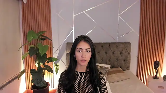 Snapshot of Coralinnee_ chatting on 04/25/26, 03:09 Coralinnee online show from 04/25/26, 03:09