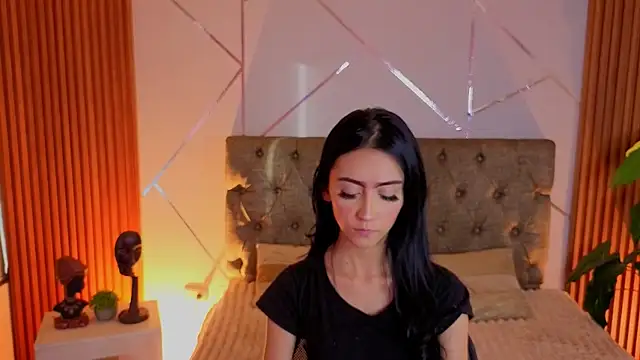 Snapshot of Coralinnee_ chatting on 07/17/26, 10:03 Coralinnee online show from 07/17/26, 10:03