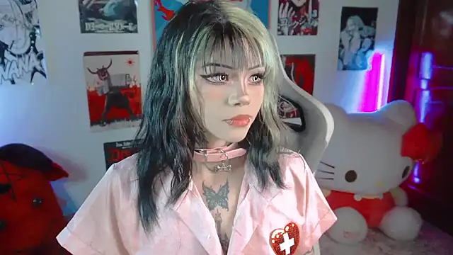 Snapshot of Deadly_Doll chatting on 10/18/25, 07:47 Deadly Doll online show from 10/18/25, 07:47