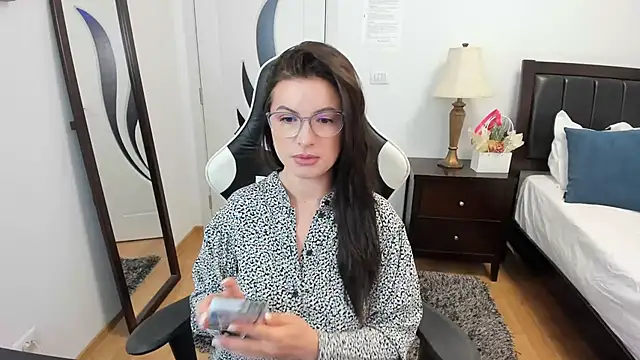 AmyPure  online show from 05/07/26, 04:40