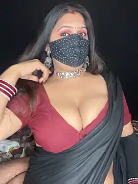 Indian AvaAddams online show from 12/17/25, 04:24