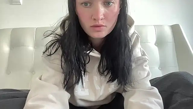 Snapshot of mariemelissah chatting on 12/14/25, 08:30 mariemelissah online show from 12/14/25, 08:30