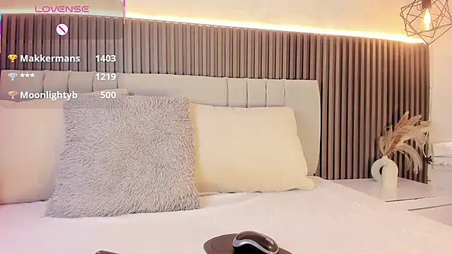 Snapshot of SHANONCLARK chatting on 10/08/25, 07:11 SHANONCLARK online show from 10/08/25, 07:11