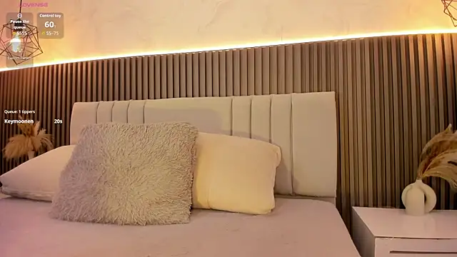 Snapshot of SHANONCLARK chatting on 10/10/25, 07:13 SHANONCLARK online show from 10/10/25, 07:13