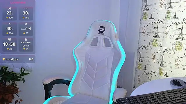 Snapshot of MileySin1111 chatting on 09/30/25, 01:05 MileySin1111 online show from 09/30/25, 01:05