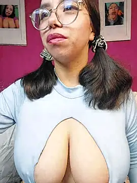 Snapshot of valentina_swallow chatting on 07/16/26, 04:40 valentina swallow online show from 07/16/26, 04:40