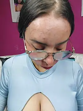Snapshot of valentina_swallow chatting on 07/22/26, 06:27 valentina swallow online show from 07/22/26, 06:27