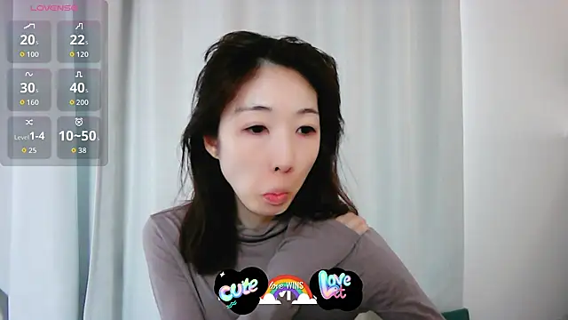 Love me Eri  online show from 10/20/25, 11:27