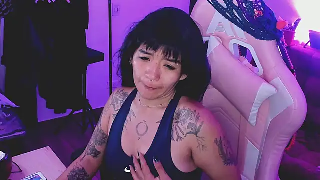 Snapshot of annie_walker6 chatting on 03/06/25, 03:24 annie walker6 online show from 03/06/25, 03:24