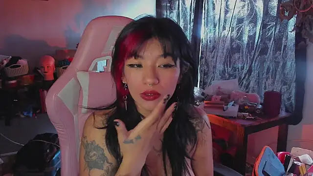 Snapshot of annie_walker6 chatting on 11/09/25, 06:28 annie walker6 online show from 11/09/25, 06:28