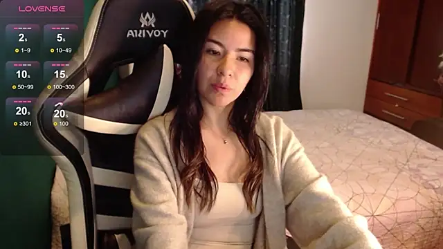Snapshot of alice_middlee chatting on 06/18/26, 03:38 alice middlee online show from 06/18/26, 03:38
