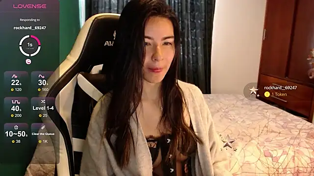 Snapshot of alice_middlee chatting on 07/14/26, 03:40 alice middlee online show from 07/14/26, 03:40