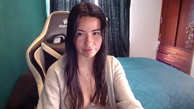 Snapshot of alice_middlee chatting on 07/27/26, 05:42 alice middlee online show from 07/27/26, 05:42