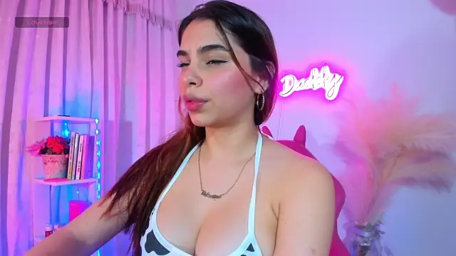 Snapshot of crisbell_lopez chatting on 09/25/25, 12:36 crisbell lopez online show from 09/25/25, 12:36