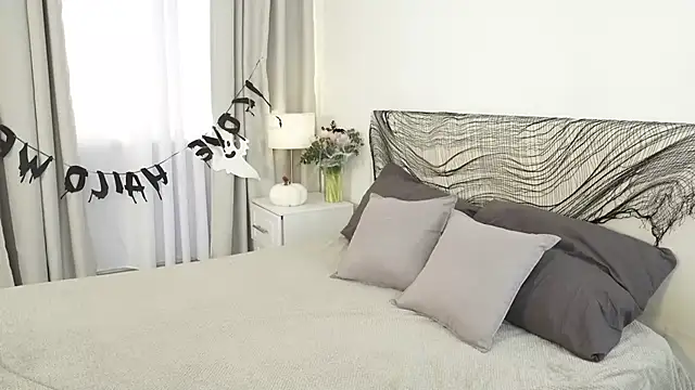 FiaMoor online show from 10/23/25, 10:36