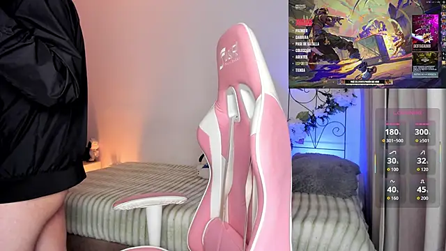 Snapshot of Jiggly__ chatting on 09/22/25, 11:40 Jiggly   online show from 09/22/25, 11:40