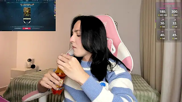 Snapshot of Jiggly__ chatting on 10/02/25, 12:06 Jiggly   online show from 10/02/25, 12:06