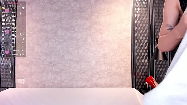 Snapshot of Jiggly__ chatting on 10/17/25, 09:50 Jiggly   online show from 10/17/25, 09:50