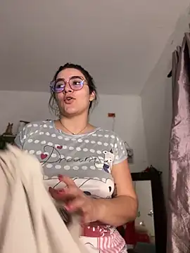Snapshot of Lia_flowers chatting on 12/30/24, 11:49 Lia flowers online show from 12/30/24, 11:49