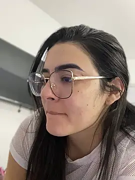 Snapshot of Lia_flowers chatting on 01/02/25, 10:33 Lia flowers online show from 01/02/25, 10:33