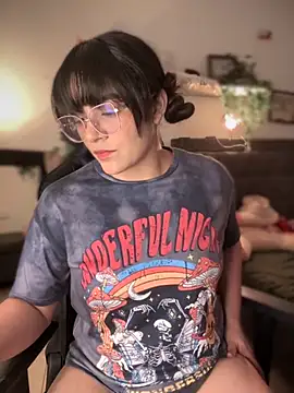 Lia flowers online show from 09/27/25, 12:48