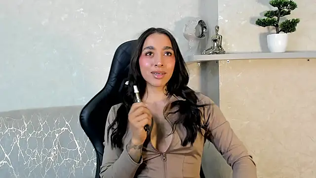 KAYLA BATISTA online show from 07/16/26, 10:49