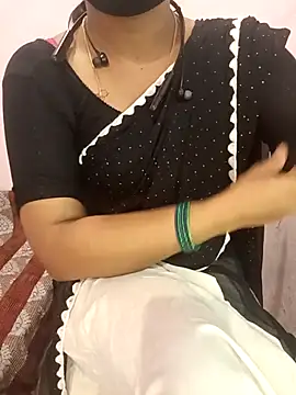 Snapshot of Mallu-Gayathri_Arun chatting on 09/16/25, 05:08 Mallu-Gayathri Arun online show from 09/16/25, 05:08