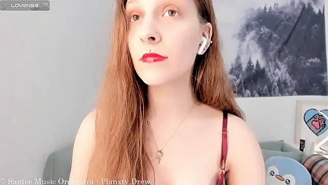 Snapshot of SolarAlice chatting on 03/19/25, 06:34 SolarAlice online show from 03/19/25, 06:34