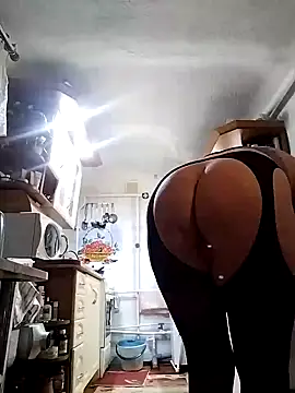 Snapshot of lindaledi2 chatting on 02/05/25, 03:34 lindaledi2 online show from 02/05/25, 03:34