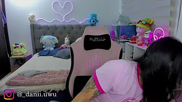 CuteDani  online show from 08/04/26, 04:48