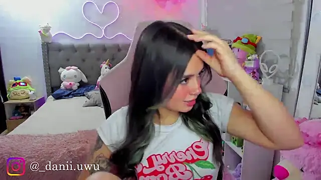CuteDani  online show from 08/05/26, 02:58