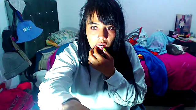 Snapshot of AmaraRoberts420 chatting on 09/14/25, 12:32 AmaraRoberts420 online show from 09/14/25, 12:32