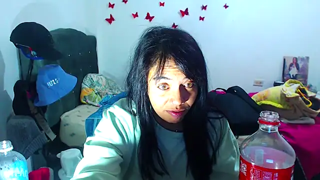 Snapshot of AmaraRoberts420 chatting on 09/15/25, 12:21 AmaraRoberts420 online show from 09/15/25, 12:21