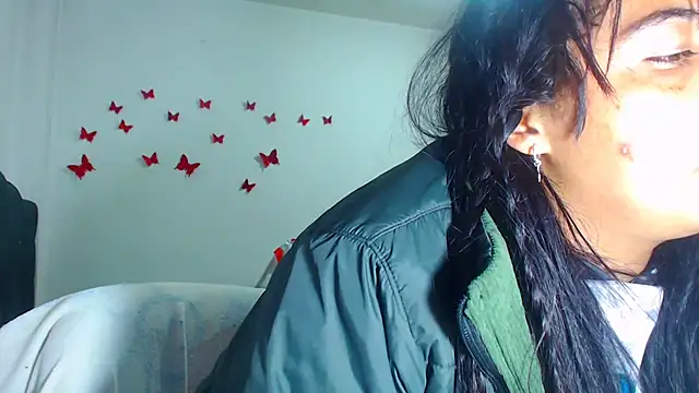 Snapshot of AmaraRoberts420 chatting on 10/28/25, 12:47 AmaraRoberts420 online show from 10/28/25, 12:47