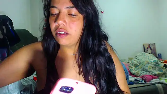 Snapshot of AmaraRoberts420 chatting on 11/02/25, 02:03 AmaraRoberts420 online show from 11/02/25, 02:03