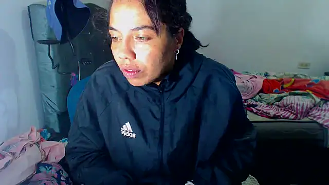 Snapshot of AmaraRoberts420 chatting on 12/17/25, 08:26 AmaraRoberts420 online show from 12/17/25, 08:26