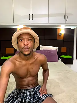 iCrushYenu online show from 11/02/25, 11:07