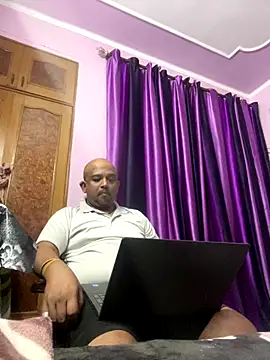 Snapshot of Dick_6inches chatting on 10/12/25, 03:33 Dick 6inches online show from 10/12/25, 03:33