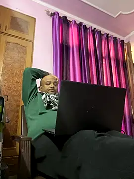 Dick 6inches online show from 11/21/25, 05:50