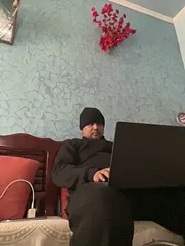 Snapshot of Dick_6inches chatting on 12/20/25, 08:10 Dick 6inches online show from 12/20/25, 08:10