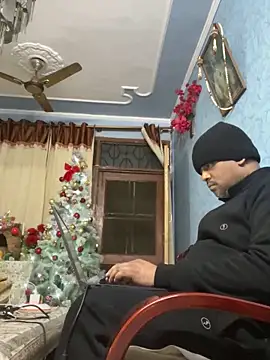 Snapshot of Dick_6inches chatting on 12/21/25, 03:41 Dick 6inches online show from 12/21/25, 03:41