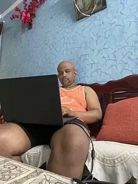 Snapshot of Dick_6inches chatting on 03/18/26, 03:04 Dick 6inches online show from 03/18/26, 03:04
