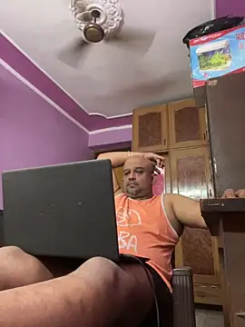 Snapshot of Dick_6inches chatting on 04/12/26, 07:02 Dick 6inches online show from 04/12/26, 07:02