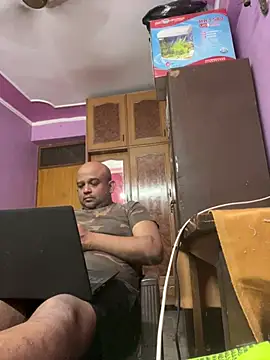 Snapshot of Dick_6inches chatting on 04/21/26, 07:36 Dick 6inches online show from 04/21/26, 07:36